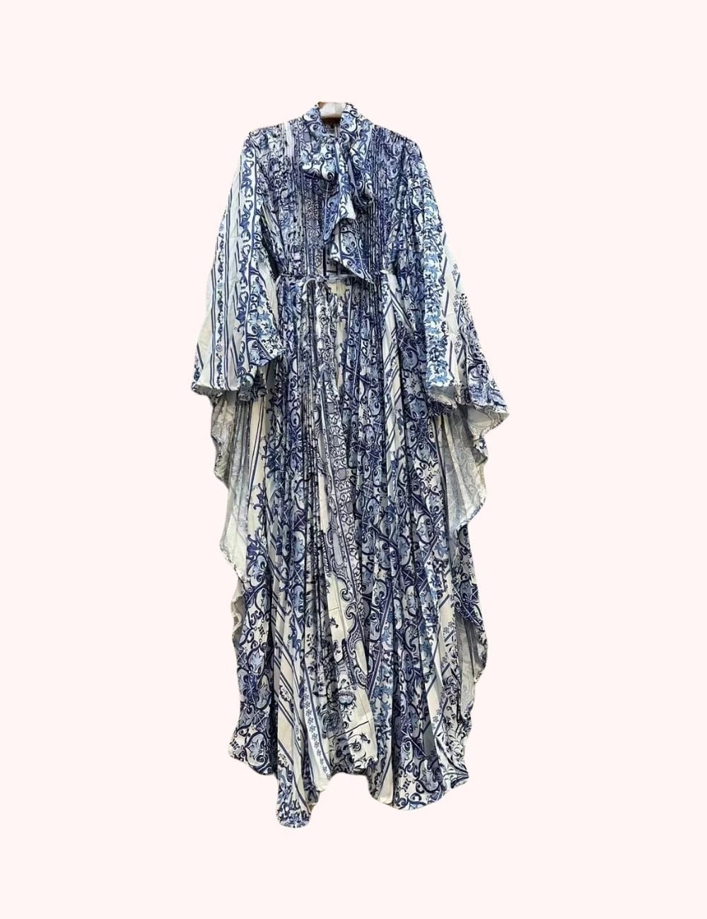 Robe kimono bleu et blanche